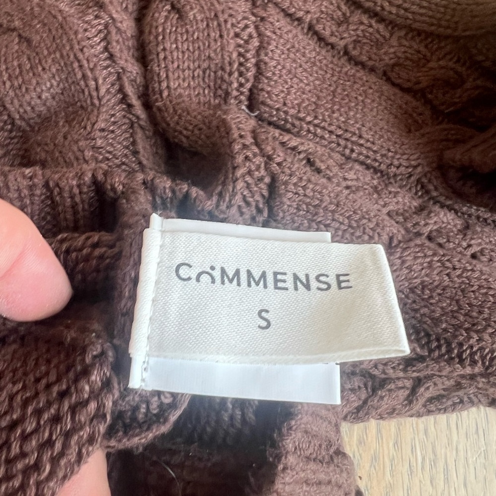 Commense Brown V-Neck Sweater with Ribbed Texture - Picture 3 of 3